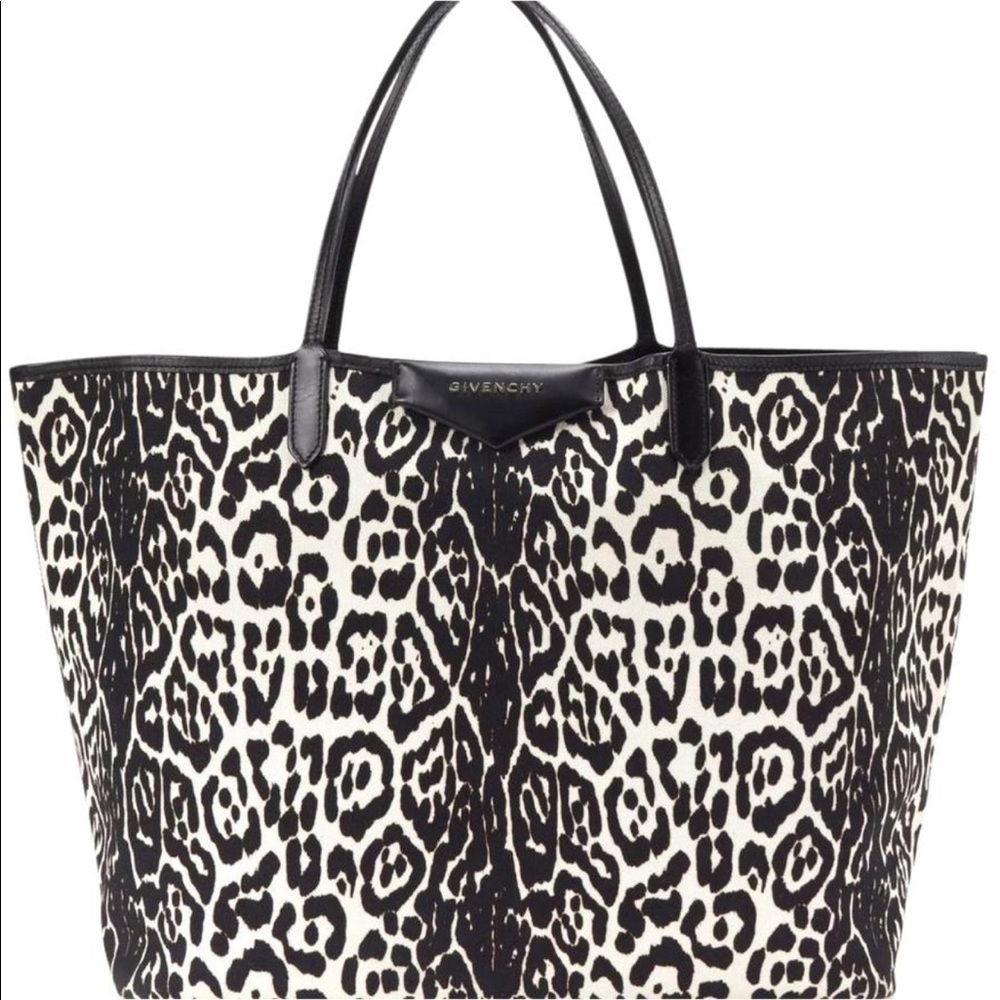 🚫Sold🚫 Authentic Givenchy Antigona Tote